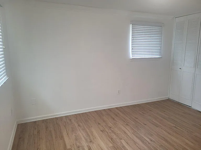 6818 Rolling Rd — Photo 18