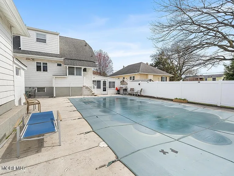121 Summit Ave — Photo 34