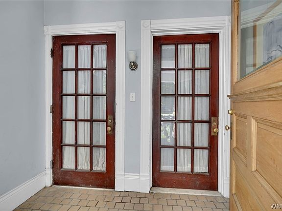 4th image of 412 Ashland Ave