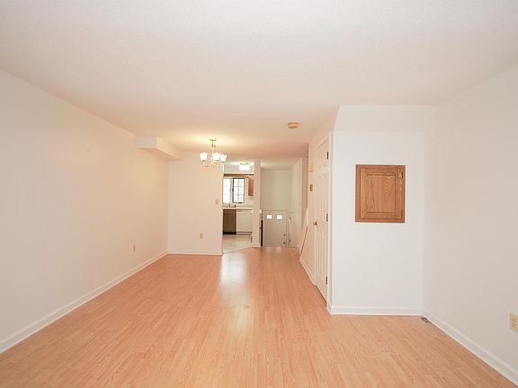 3rd image of 50 Pierce St