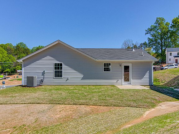 3rd image of 6807 Hardwick Ln