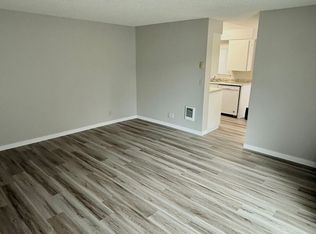 ZhH608 - R Street Apts, Vancouver, WA 98661