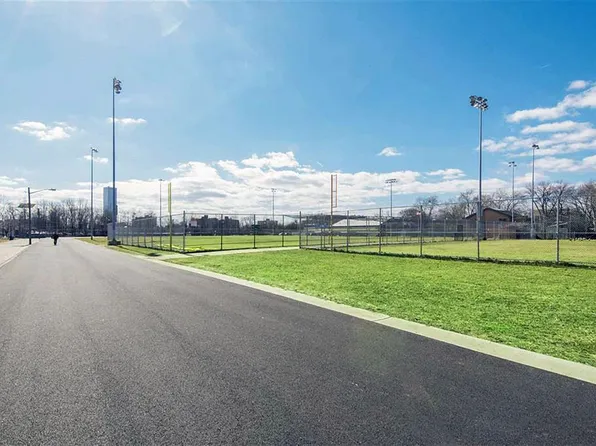 129 Franklin Street image 12 of 14