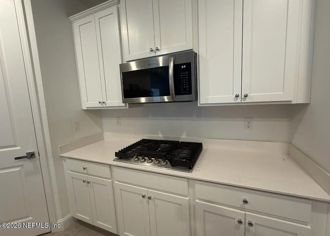 4 bed, 2.0 bath, 2109 sqft, $2,795 — Photo 3