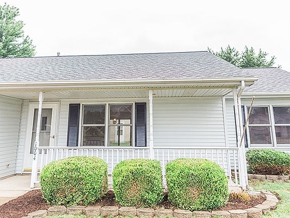 3rd image of 1004 Abbey Ln
