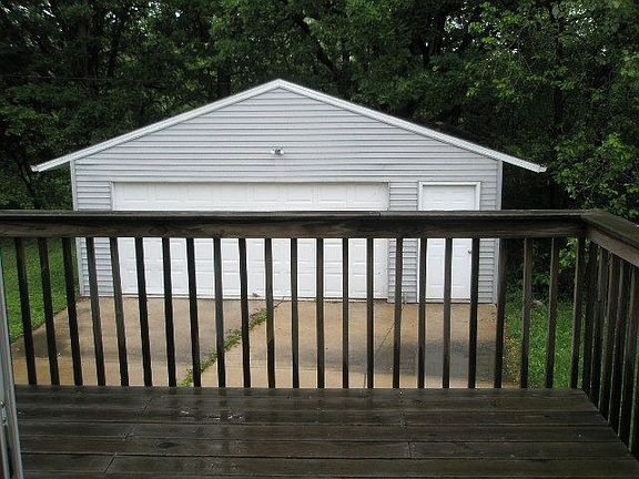 3rd image of 3648 N Leroy Ave
