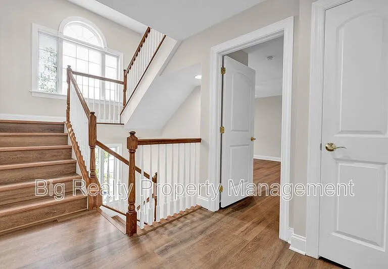 364 Prospect St — Photo 35