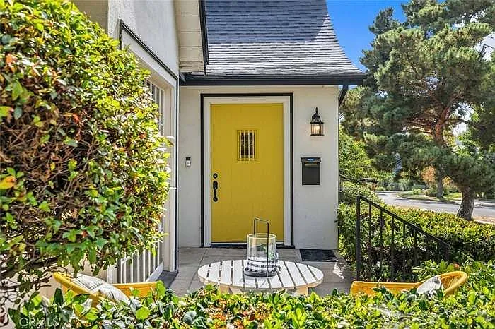 3658 Sierra Vista Ave — Photo 3