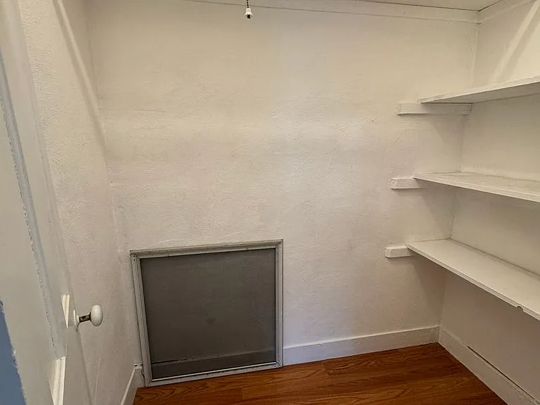 695 Cape St — Photo 3