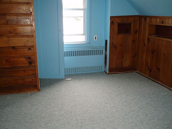 Upstairs Bedroom 1