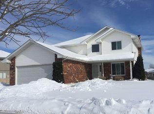 357 Wild Rose Ln, Romeoville, IL 60446