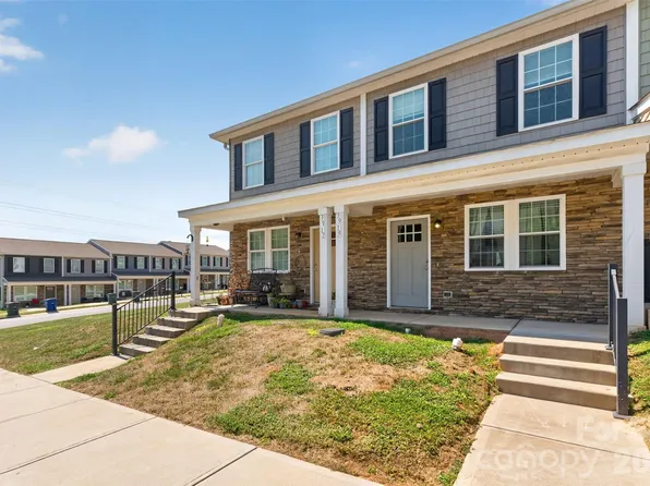 3919 Hemingway Dr NW, Hickory, NC 28601