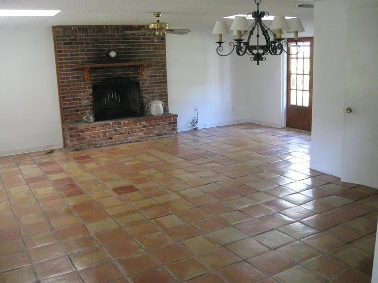 327 Trout Lake Ct — Photo 3