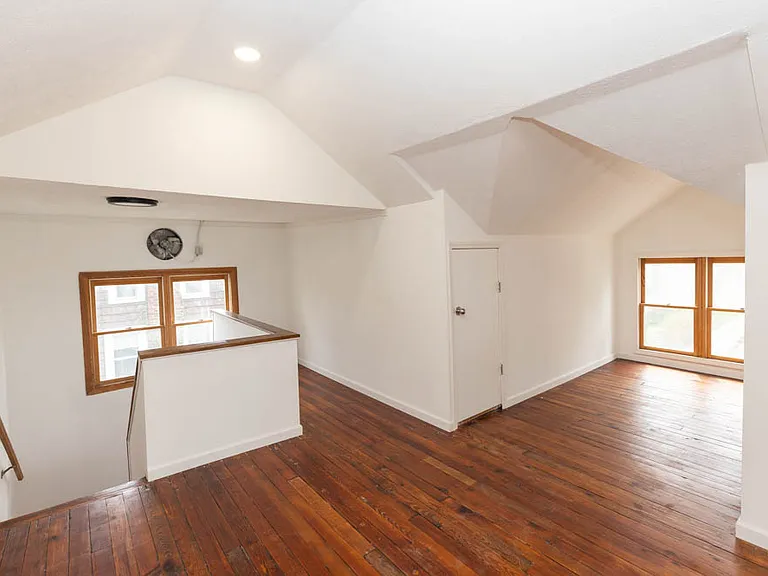 3115 Essex Rd — Photo 31