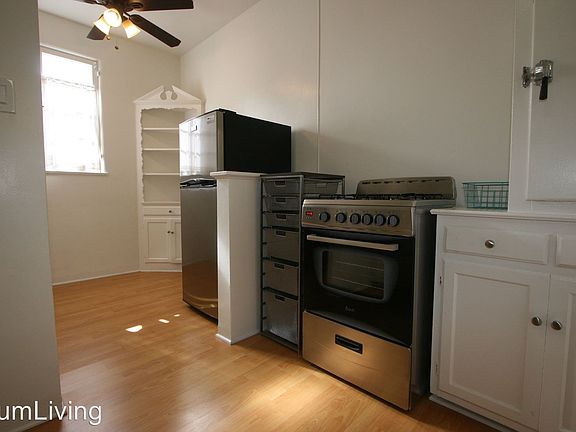 4th image of 208 N Louise St APT C