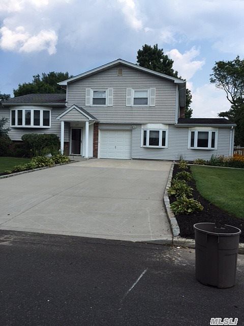 1st image of 27 Sparrow Dr