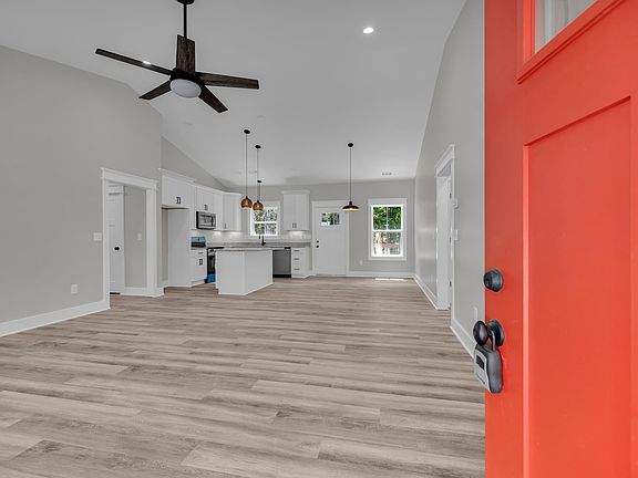 3rd image of 107 Brookside Dr