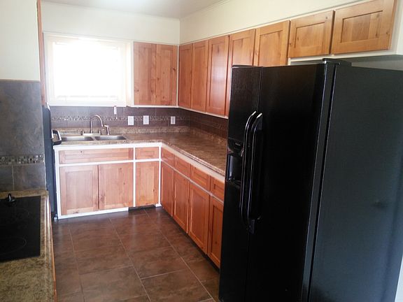 4th image of 825 Kathie Dr