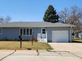 317 Wallace St, Saint Paul, NE 68873