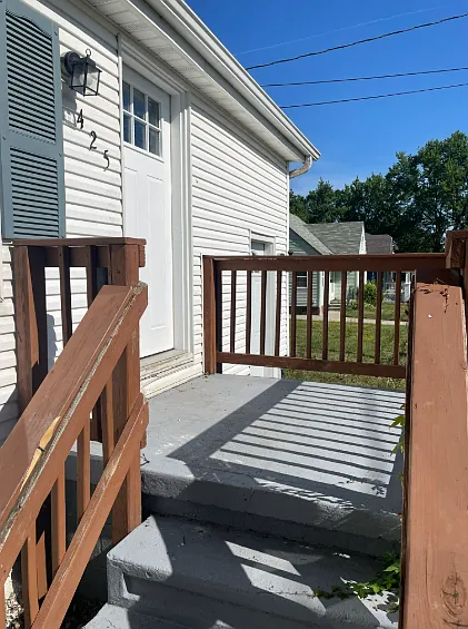 425 Cole Ave — Photo 2