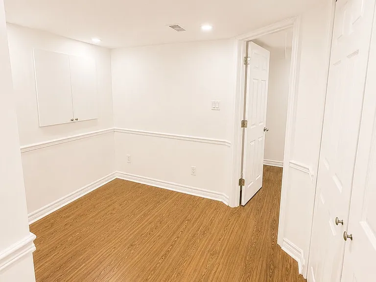 4 Mosely Cres #BASEMENT — Photo 12