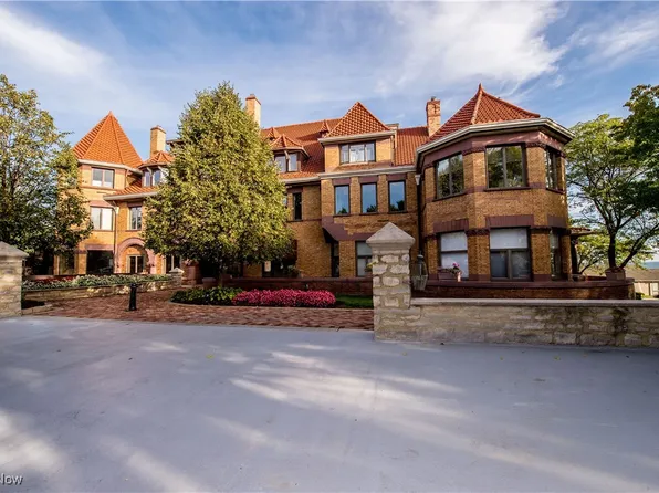 23200 Lake Rd APT 58, Bay Village, OH 44140