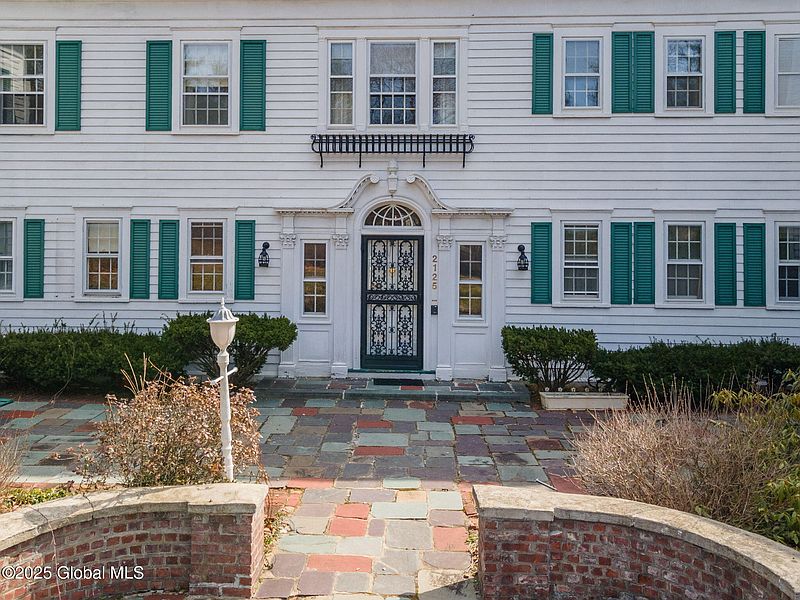 5th image of 2125 Rosendale Road