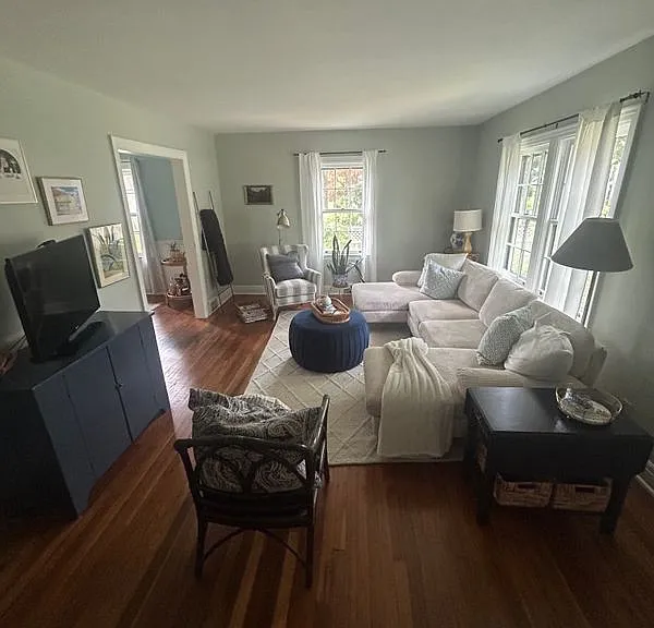 136 Adams Pl — Photo 5