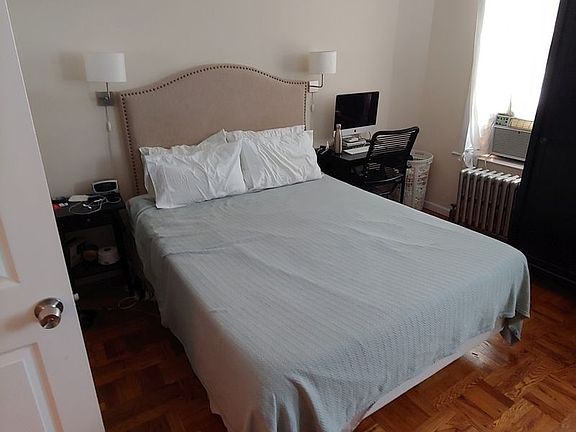 3rd image of 2824 42nd St APT B3