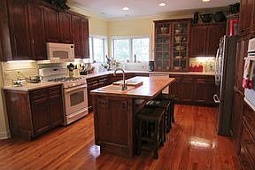 4th image of 304 Westchase Ln