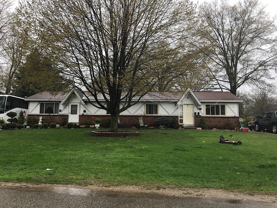 1st image of 2497-2499 Brookdale Dr