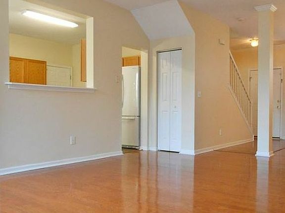 4th image of 301 Park Grove Dr