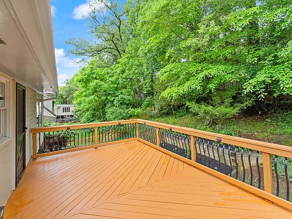 3rd image of 2660 Oakton Glen Dr