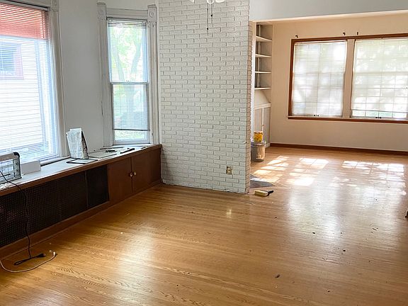 5th image of 2545 Dupont Ave S #1