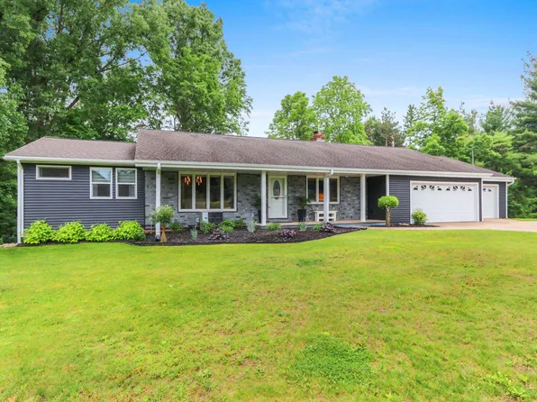 389 Sunlite Dr, Oneida, WI 54155