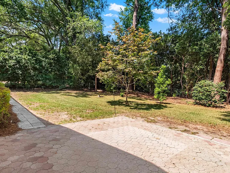 3108 Briarwood Dr — Photo 32
