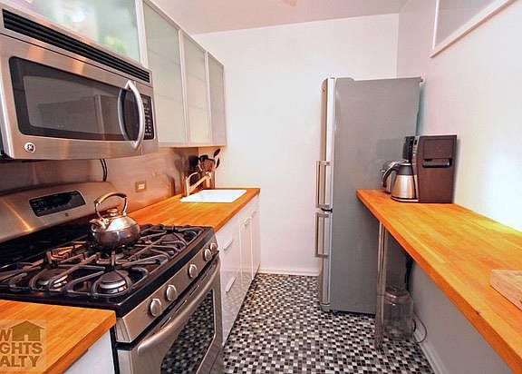 4th image of 244 Seaman Ave #4D