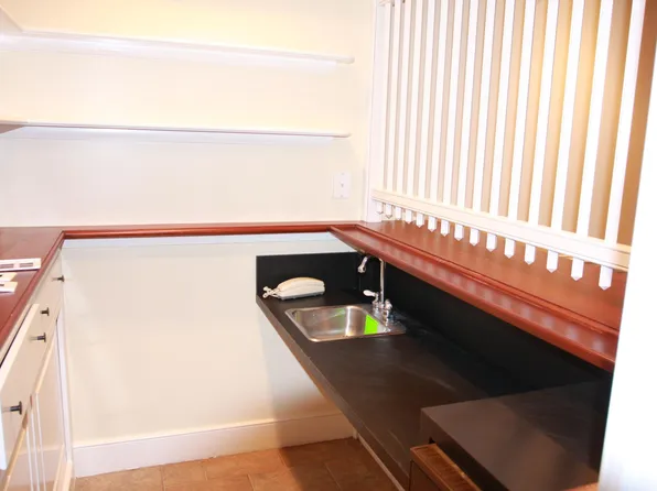 1195 Heyward Rd, Wayne, PA 19087