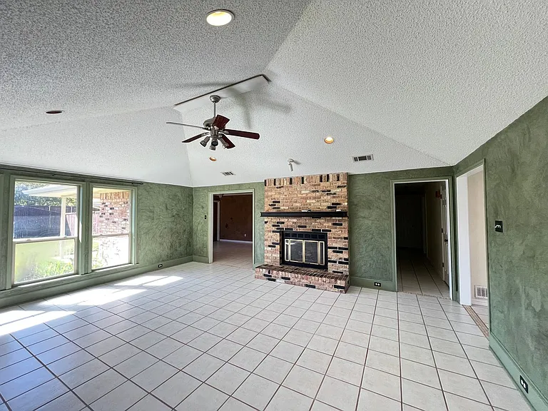 2312 Blue Cypress Dr — Photo 5