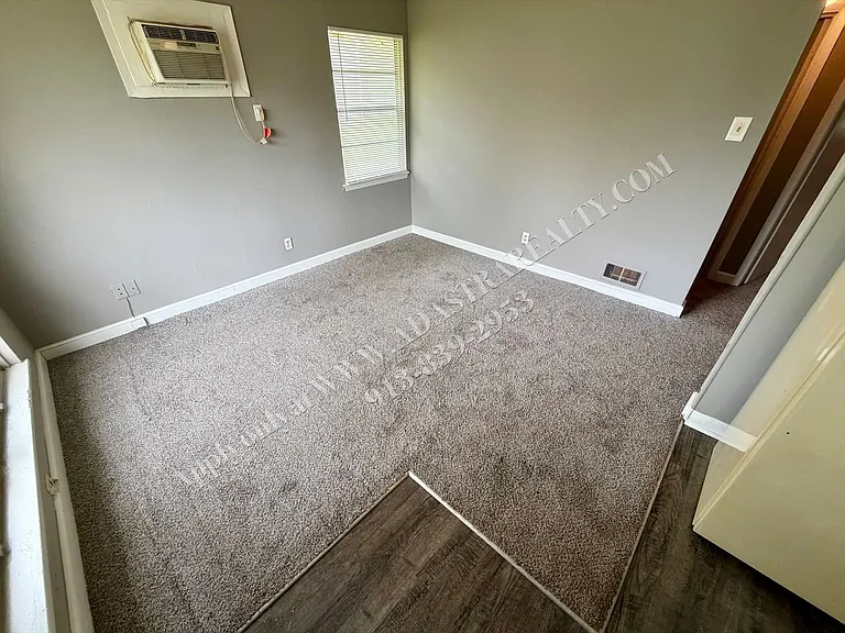 6007 E 153rd Ter, Grandview, MO 64030-4952 — Photo 2