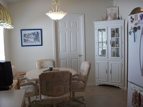 Breakfast nook in kit