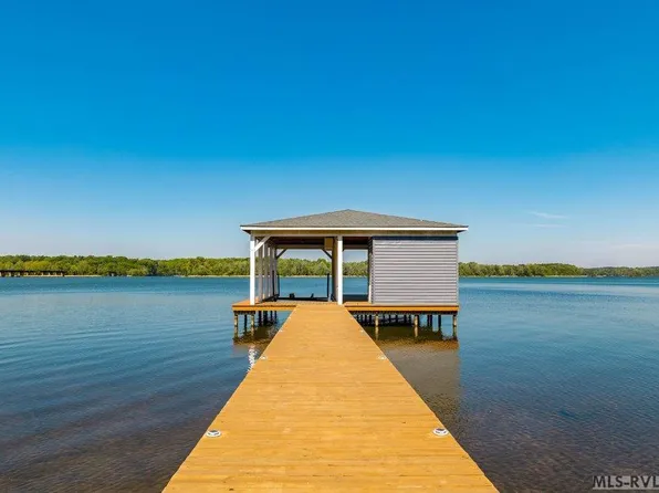 1094 Granite Hall Dr, Boydton, VA 23917