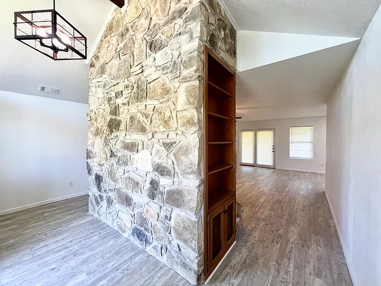 6415 Circo Dr — Photo 3