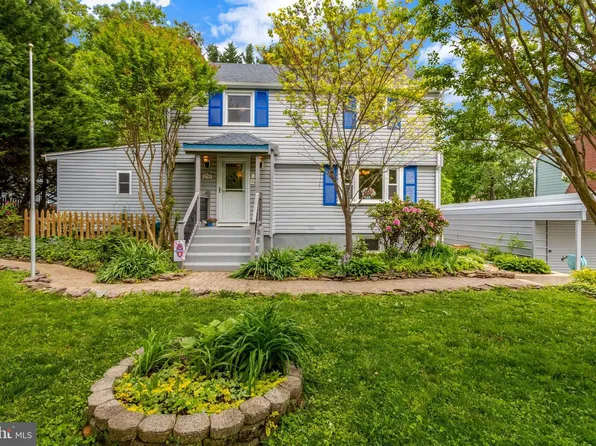 2753 Woodlawn Ave, Falls Church, VA 22042