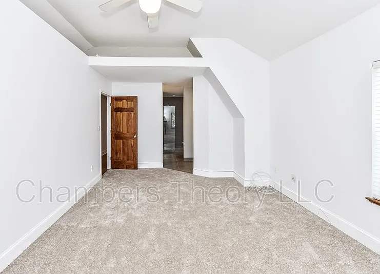 635 N West St — Photo 31