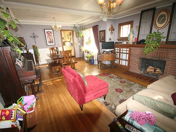 2nd image of 1204 E Nina Ave