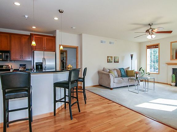 4th image of 5639 Longford Ter APT 104