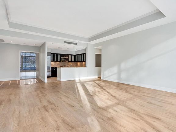 3rd image of 499 Broughton St #301