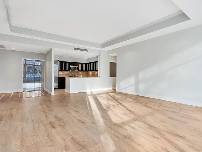 499 Broughton St #301 — Photo 3