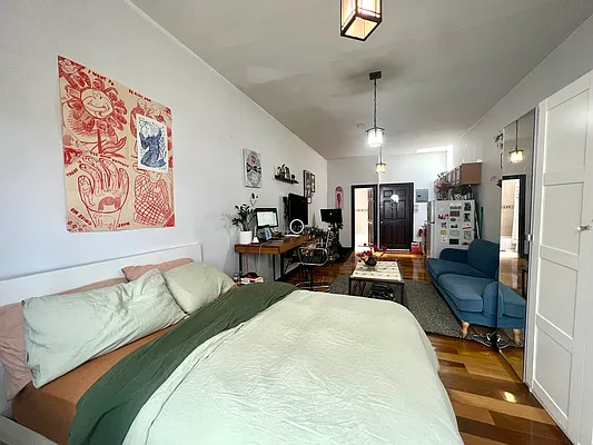 Rented by Nolita Group | media 6